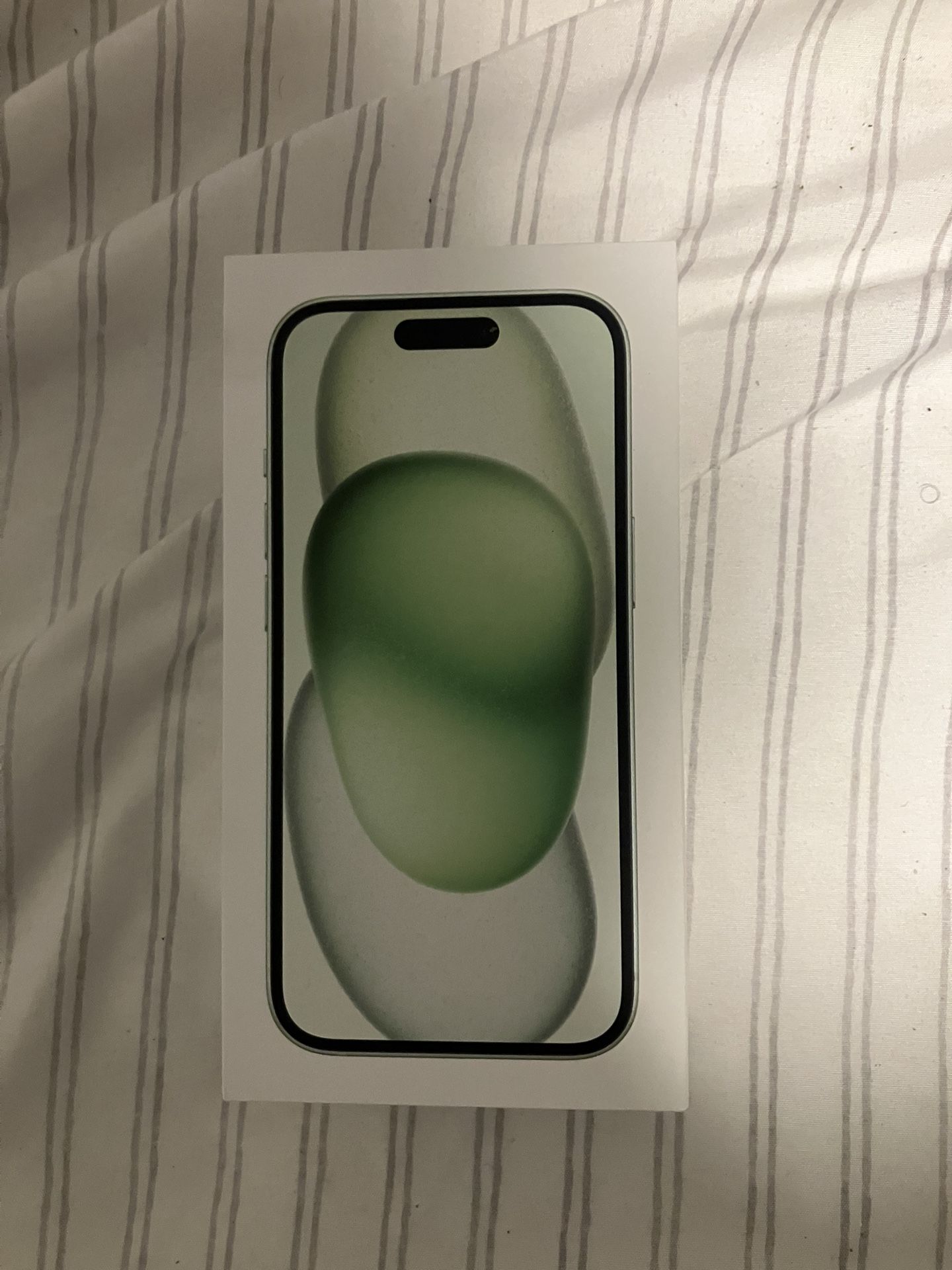 iPhone 15 Green