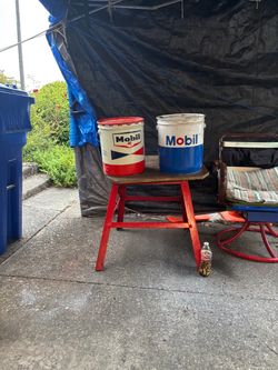 Oil cans