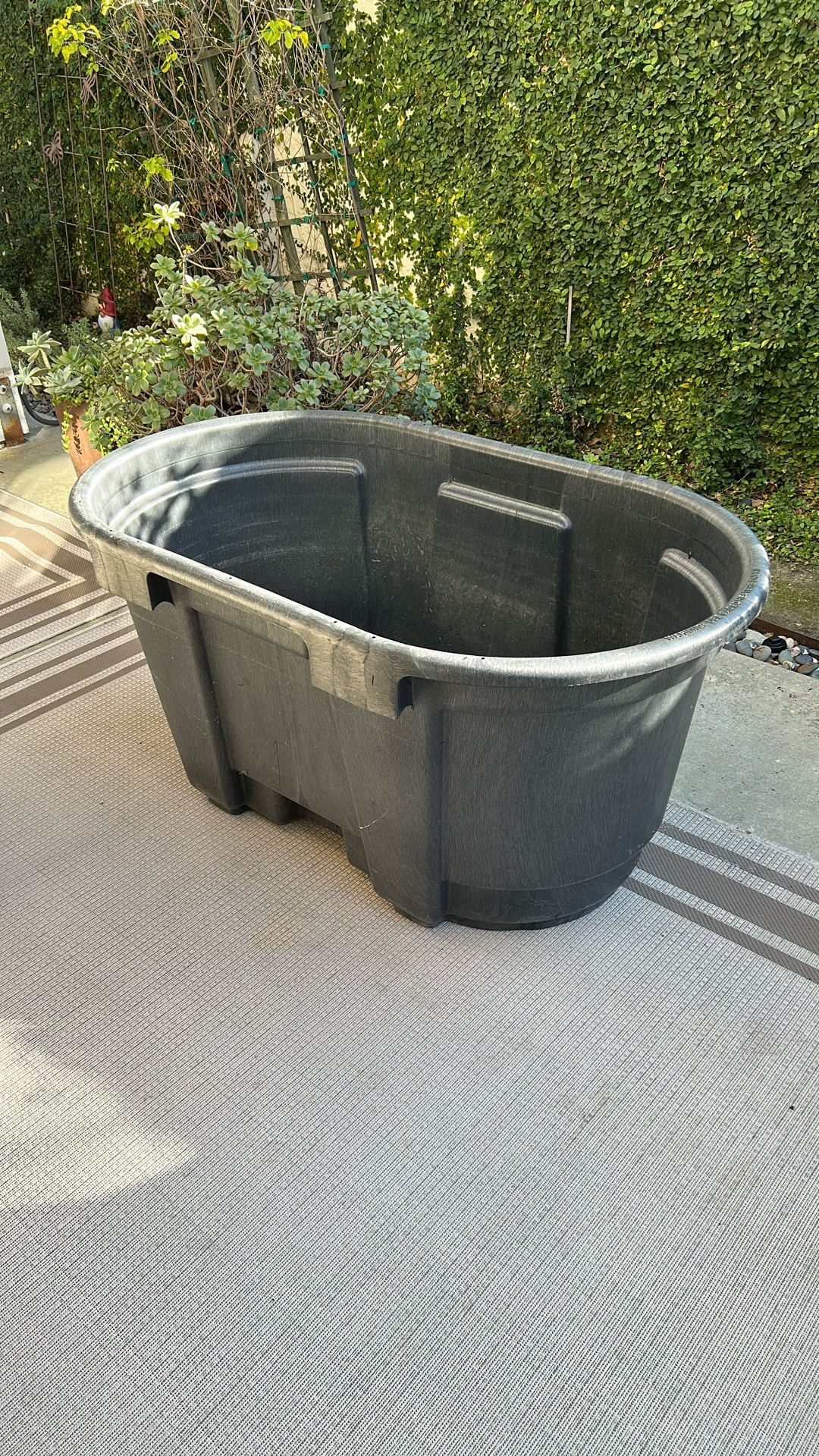 100 Gallon tub