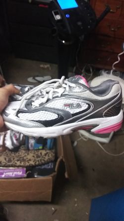 Filas size 8 shoes