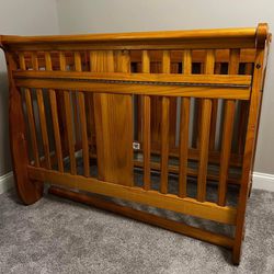 Crib And Dresser/changing Table