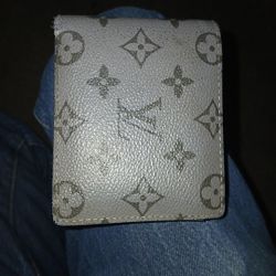 Black & Grey Louis Vuitton Wallet Authentic , Exellent Condition 