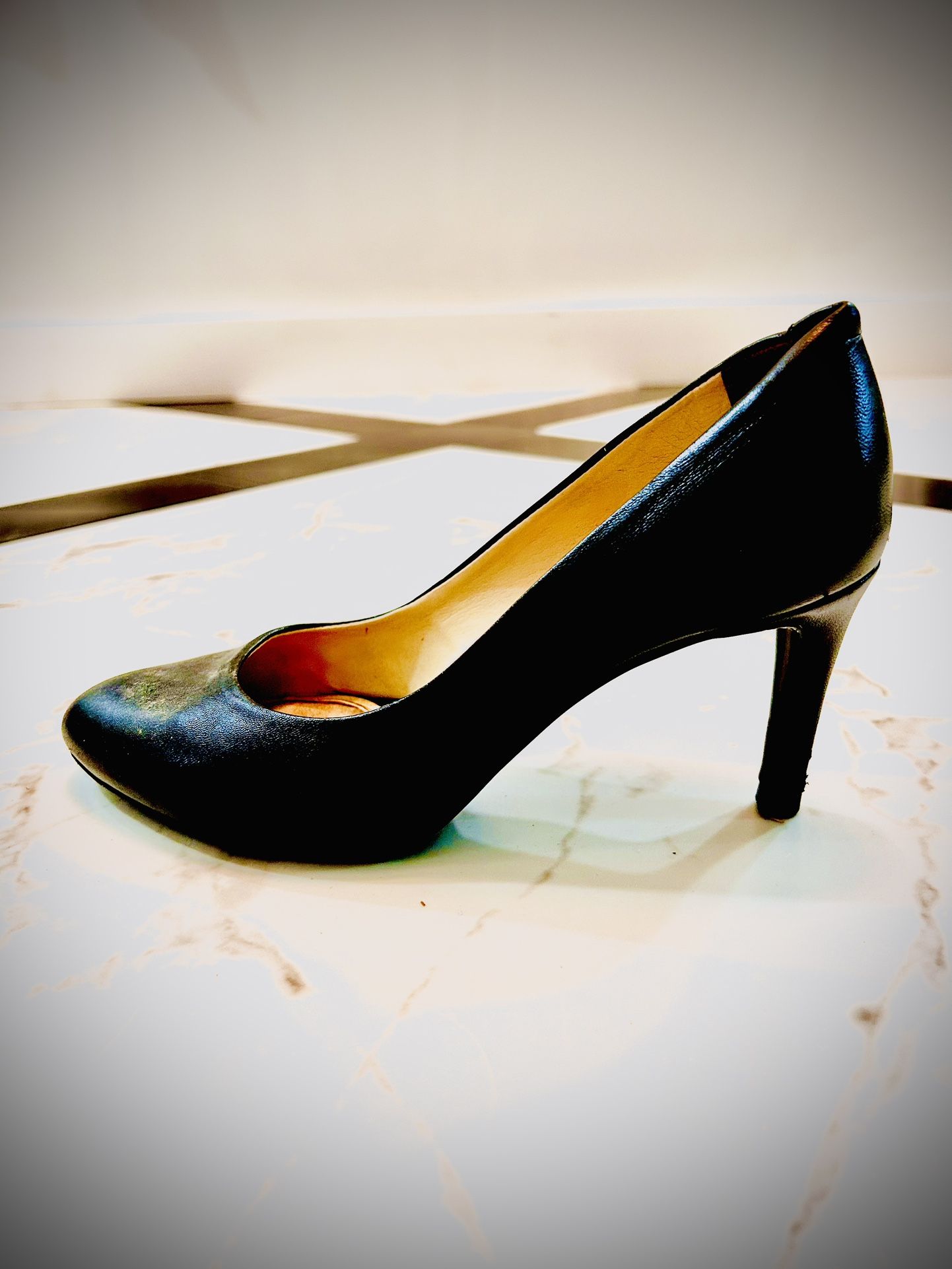 Alex Marie Black Leather Pumps Heels Pointed Toe Women's Shoes Size 6