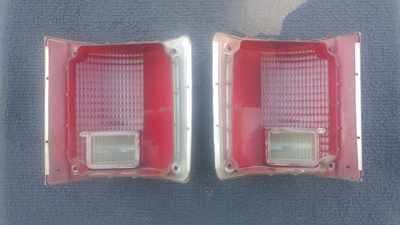 73 - 90 SILVERADO C10 C20 C30 R10 R20 V10 CUSTOM DELUXE SUBURBAN SIERRA SCOTTSDALE CHEYENNE REAR TAILIGHT SET 5.7 V8 454 SQUARE BODY 350