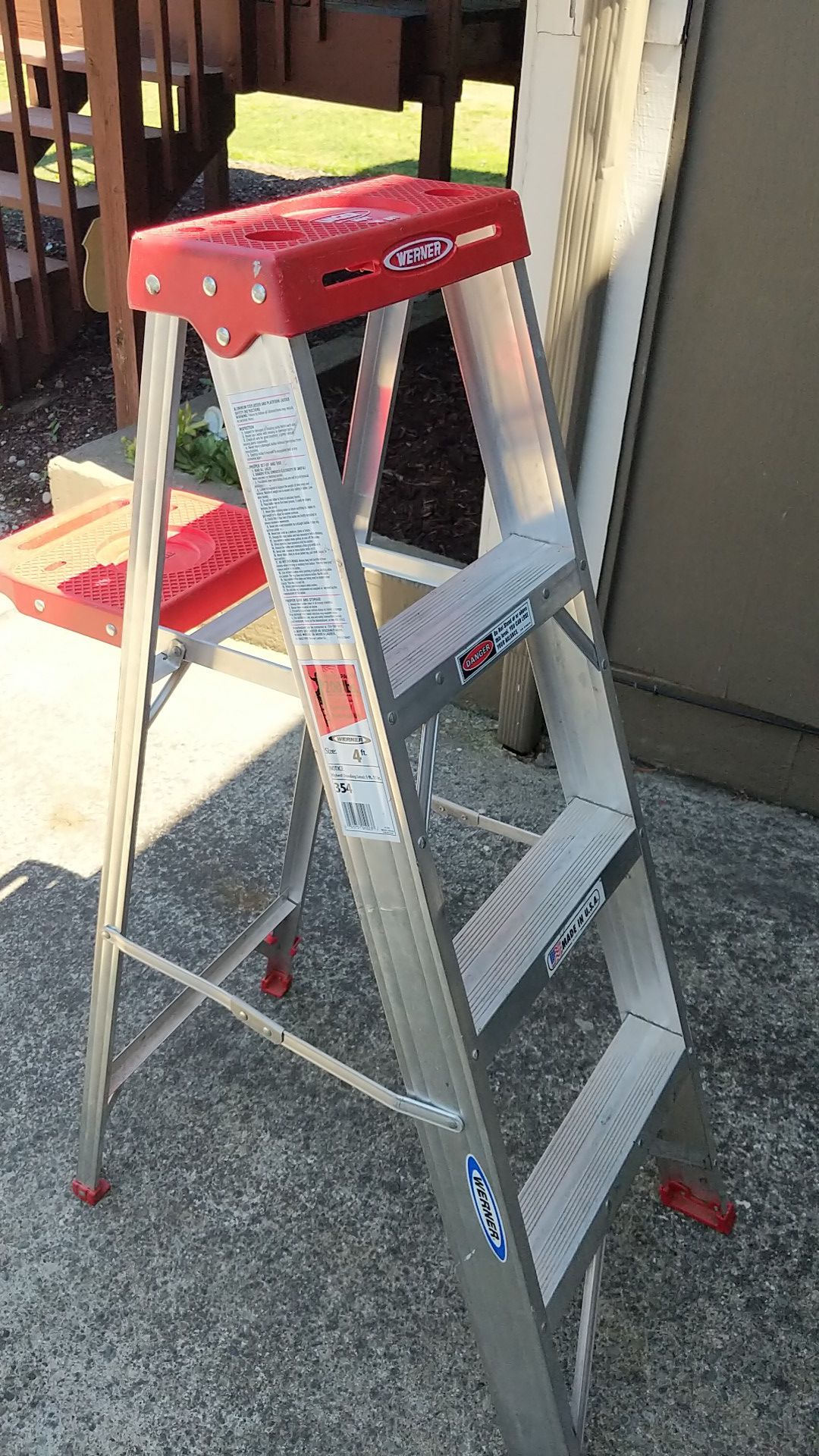 4 Foot Aluminum Ladder