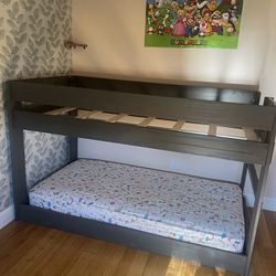 Kids Twin Low Bunk Bed
