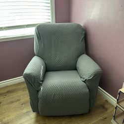 Recliner With Cover Included $30 Price Is Firm 