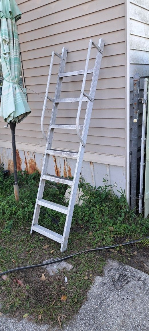 Seven foot ladder aluminum 