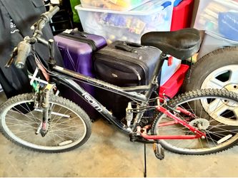 Vintage realm mountain bike