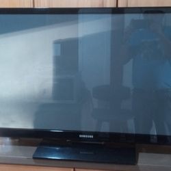 Tv 40 Inches With The Rimot Control Only For $50