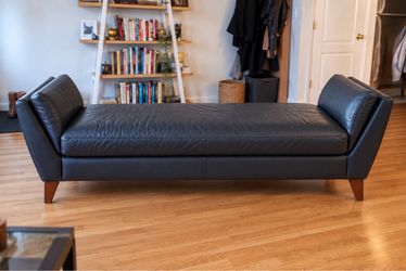 Natuzzi Editions Italian Leather Lounge in Charcoal