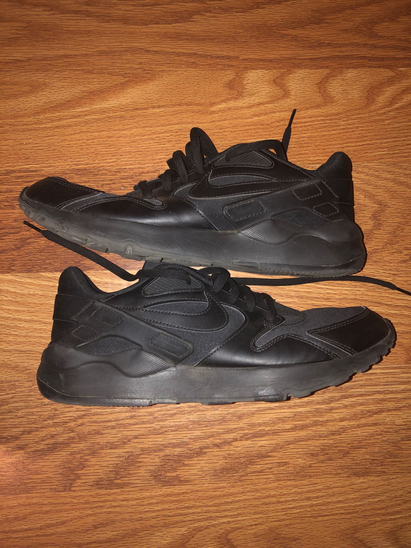 Size 11 Nike running shoes
