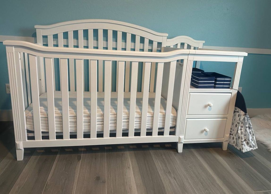 4 In 1 Crib And Charger From Sorelle