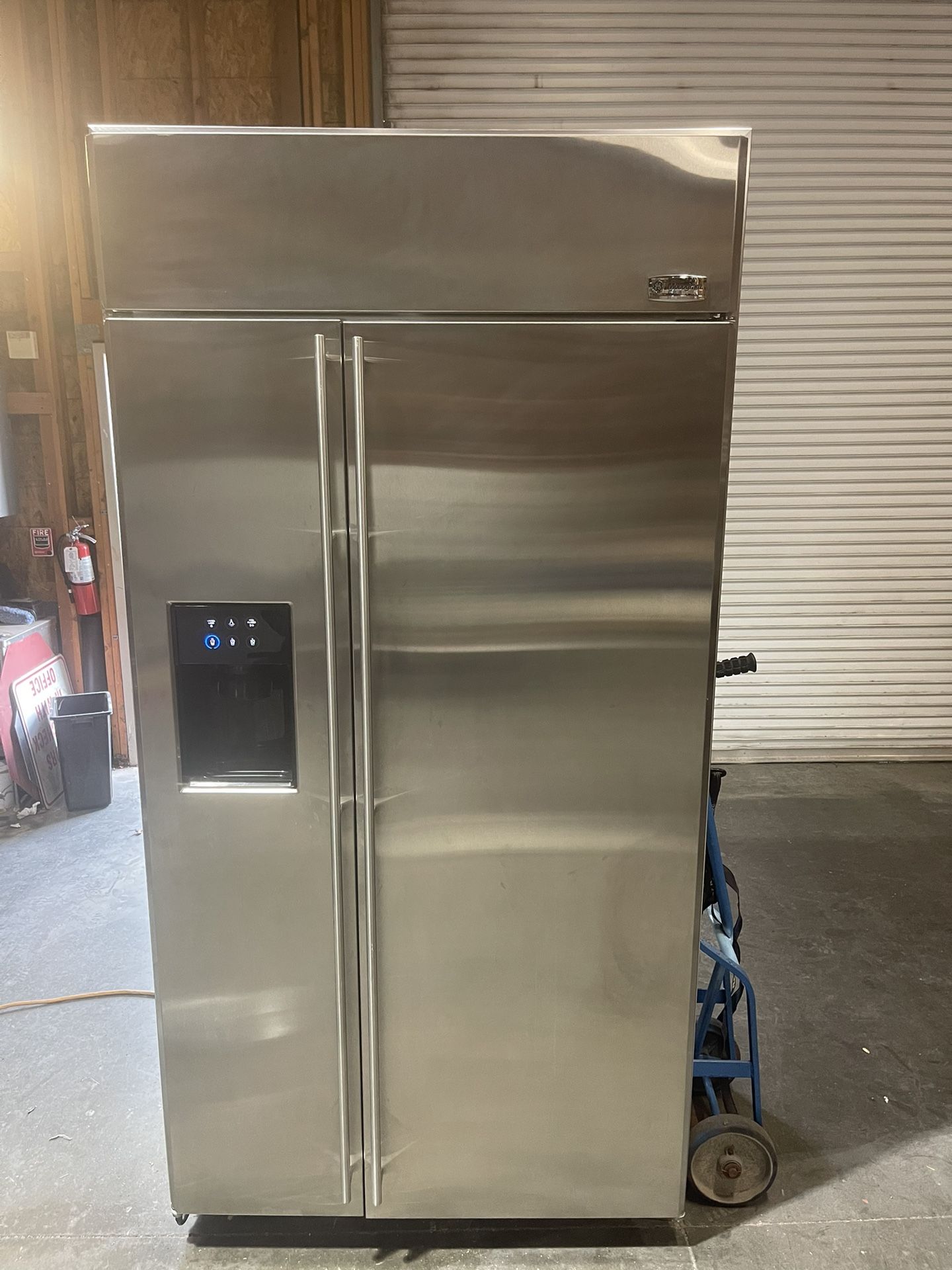 GE Monogram Fridge for Sale in Corral De Tie, CA OfferUp