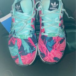 Adidas’s Size 7 Women 