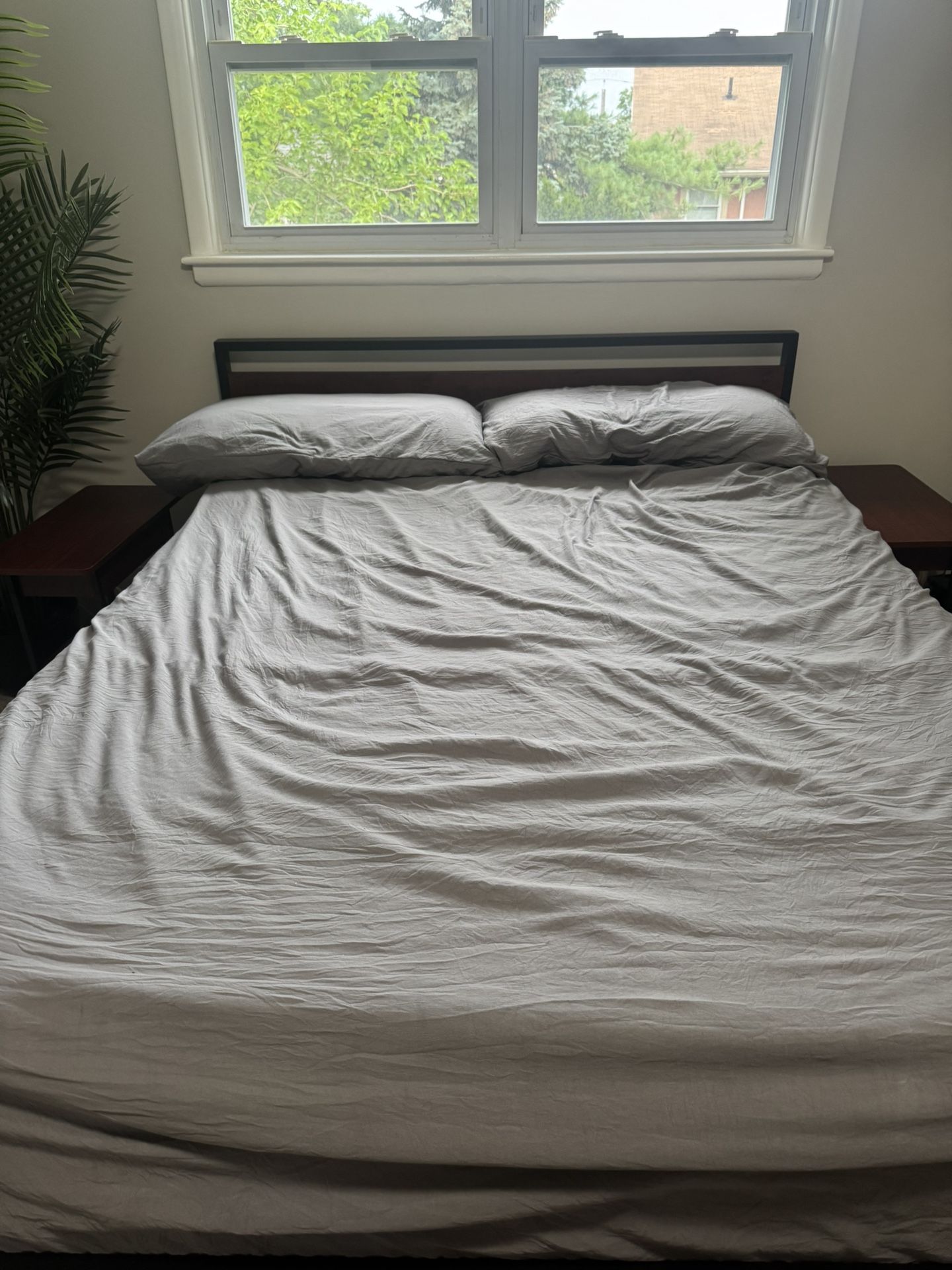 Queen Size Metal Platform Bed Frame with Wooden Headboard and Footboard