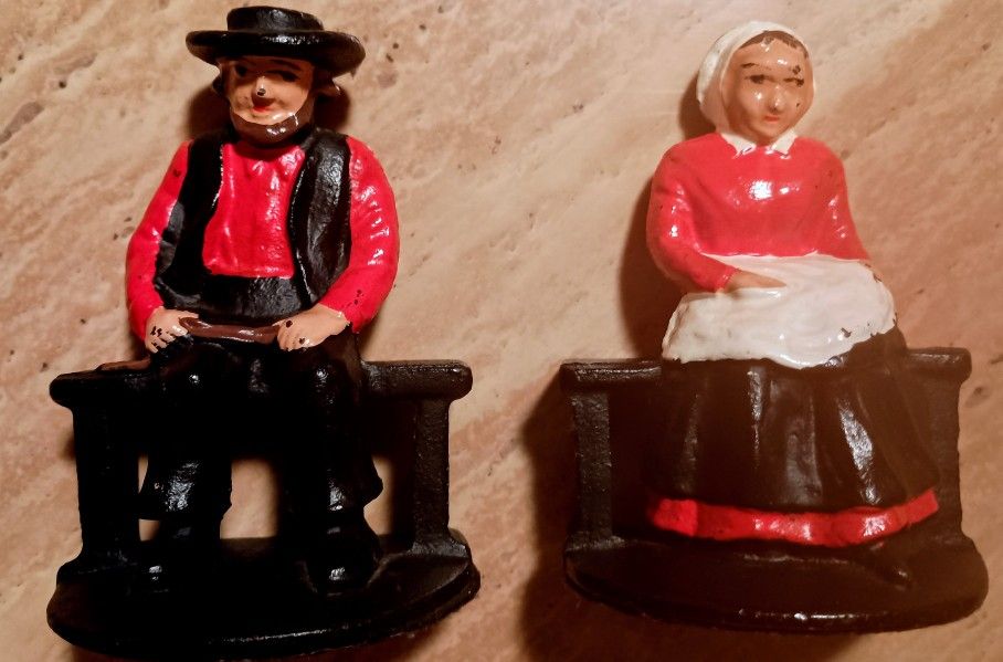 Vintage. Cast Iron. Amish. Husband And Wife. Book ends. Statues.