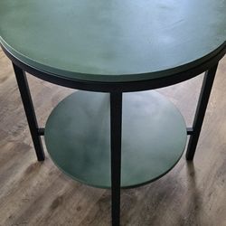 Refurbished 23"×25" Round side/end table