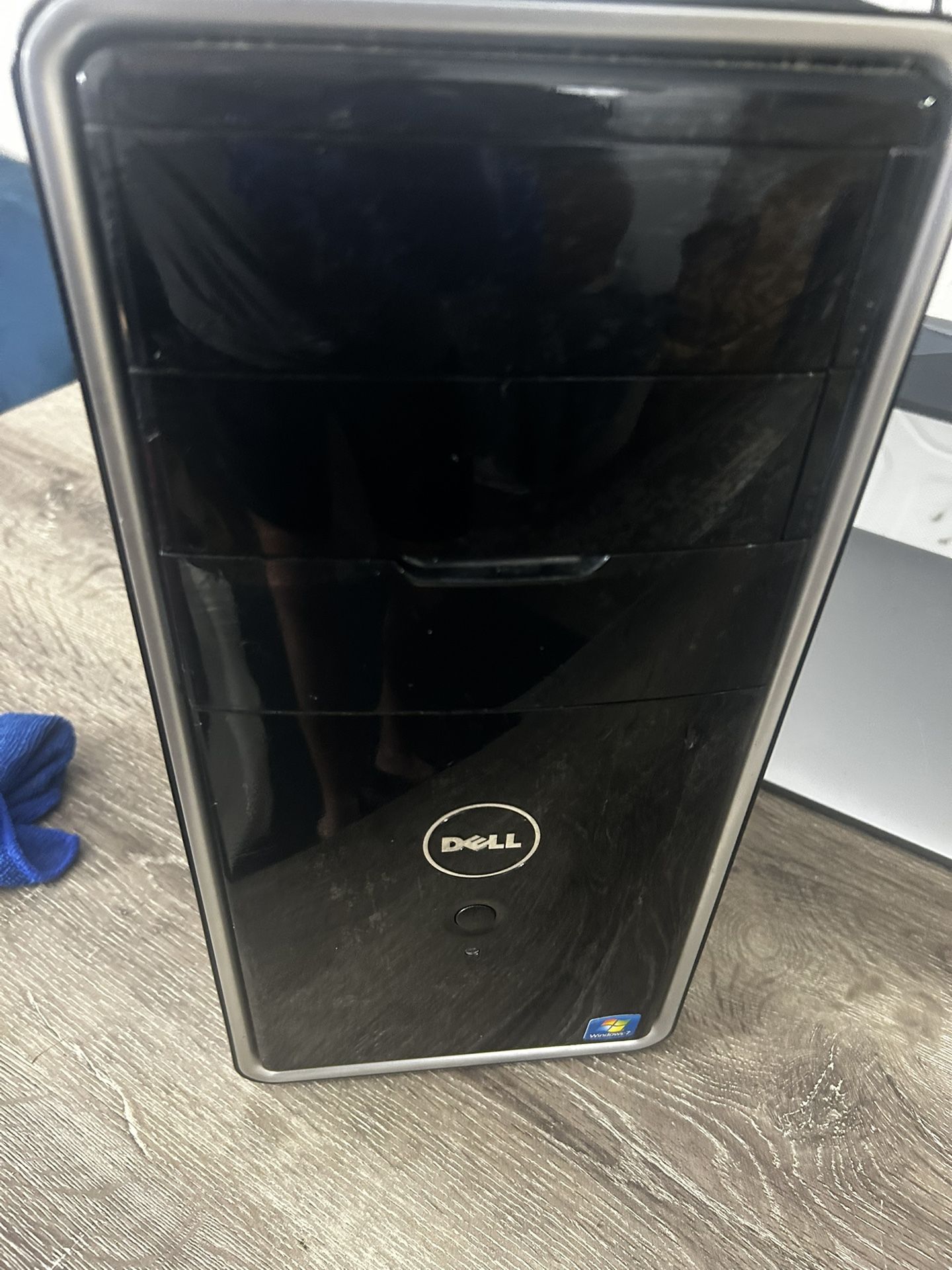 Dell Inspiron 620 Desktop Computer