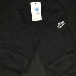 Nike Cargo Fleece Sweatpants – Kids Size 7
