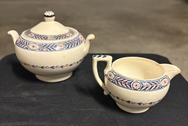 Wedgewood Sugar & Creamer Vintage Set