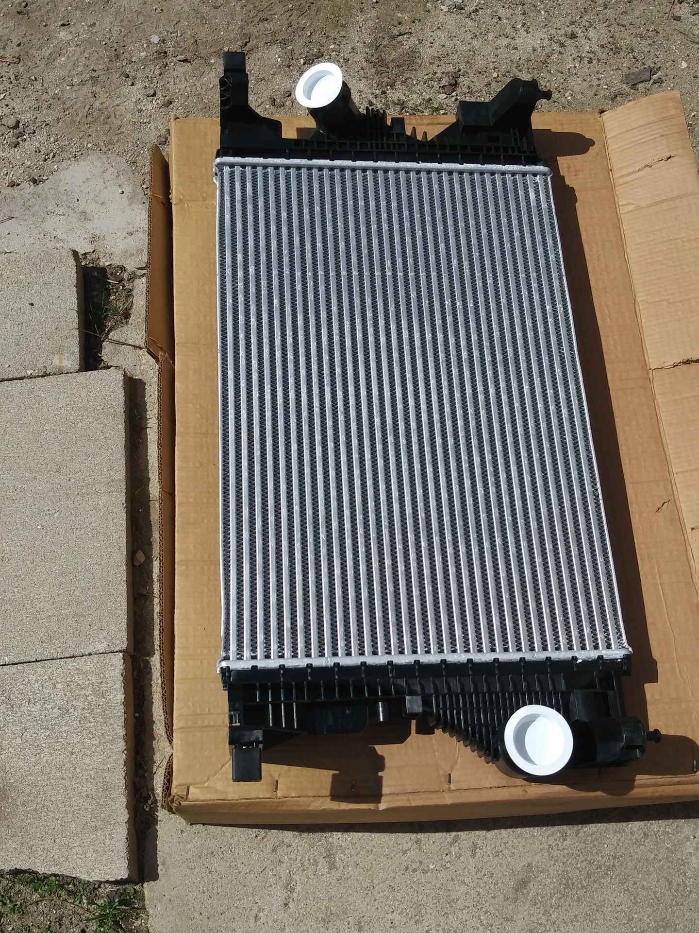 2019-2021 W177 A250 A35 AMG  MERCEDES BENZ BRAND NEW RADIATOR INTERCOOLER OPEN BOX NEVER BEEN USED 