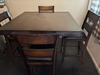Dinning table 4 chair , moving out