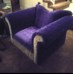 PRICE REDUCTION!!! PURPLE ACCENT CHAIR - USED