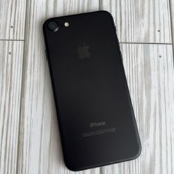 iPhone 7 (128GB)UNLOCKED /DESBLOQUEADO  For All Carriers  🔥