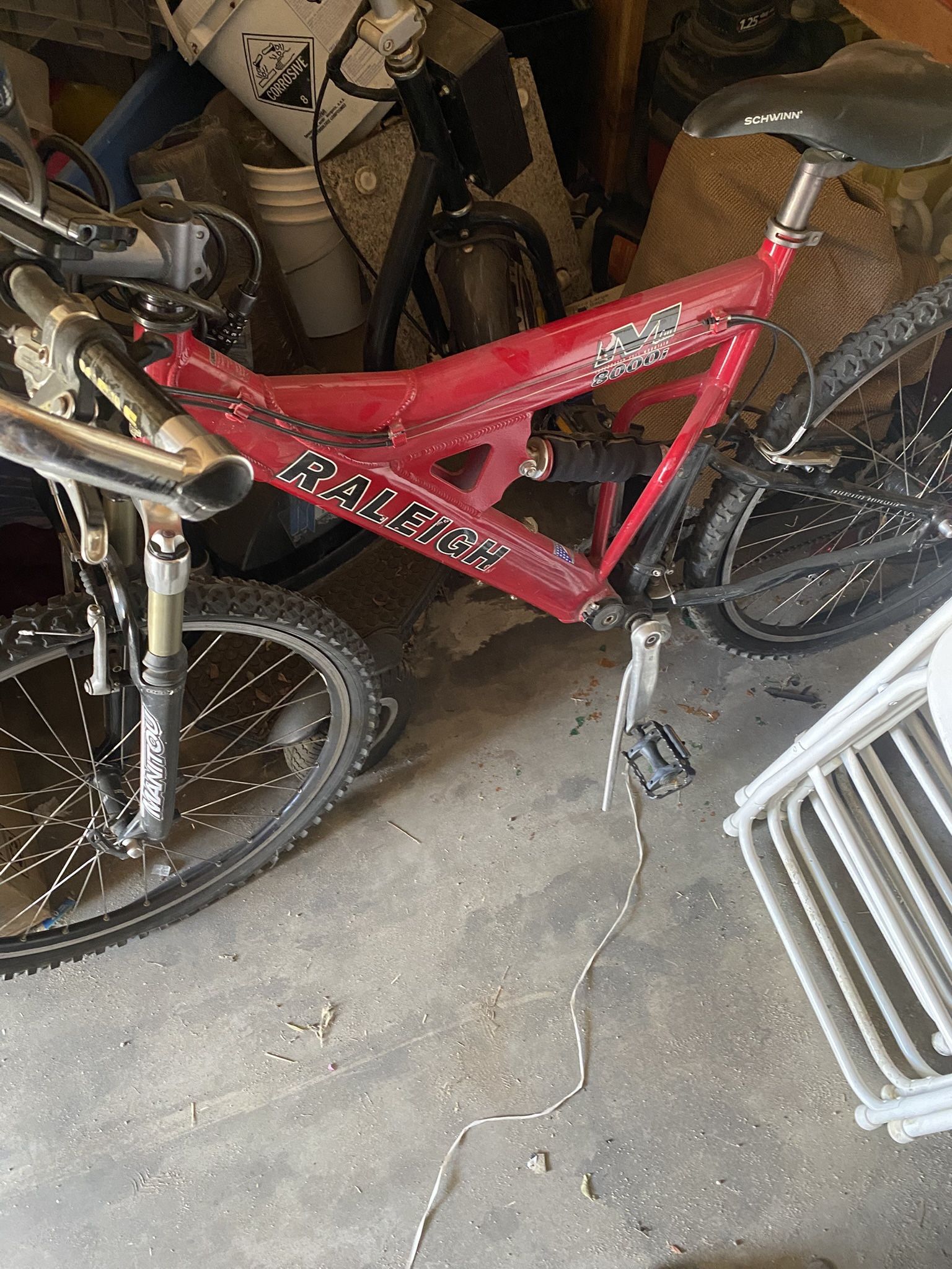 RED RALEIGH LEGEND