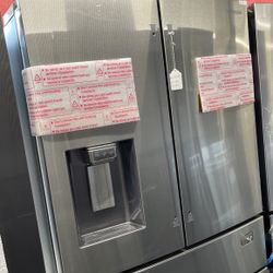New Scratch And Dent Samsung 28 Cu Ft Stainless Steel 4 Door Fridge. 1 Year Warranty 