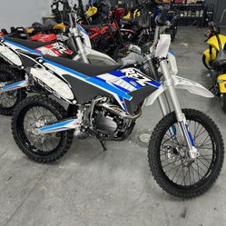 RFZ 250CC Dirt Bike! Finance For $150 Down Payment!!