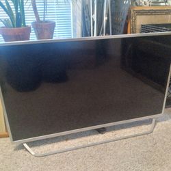 Flat Screen TV 36 In