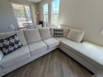 Ashley Furniture Sectional Sofa – Like New – Less Than 2 Years Old