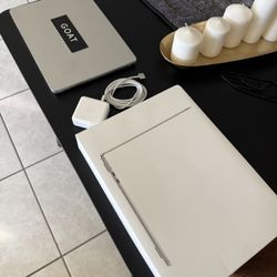 2025 MacBook Air M4 256GB 13 inch