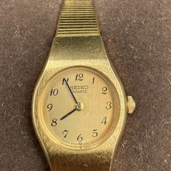 Seiko Quartz Dress Watch Women 2P20-0A89 Gold Dial & Band New Batttery Works VG+