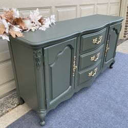 👑Elegant Bassett Buffet Credenza