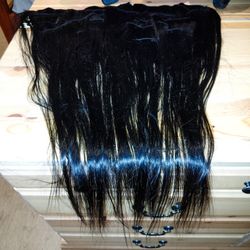 30-in Real Human Brazilian Hair Extensions Clip-in
