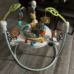 Fisher-Price jumperoo & Kick & Play Piano 