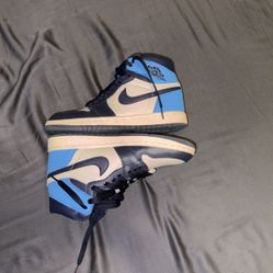 Jordan 1 Obsidians.  Size 5.5 Gs 