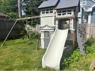 Suncast Vista Hybrid Swing Set