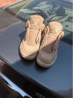 Woman’s Shoes