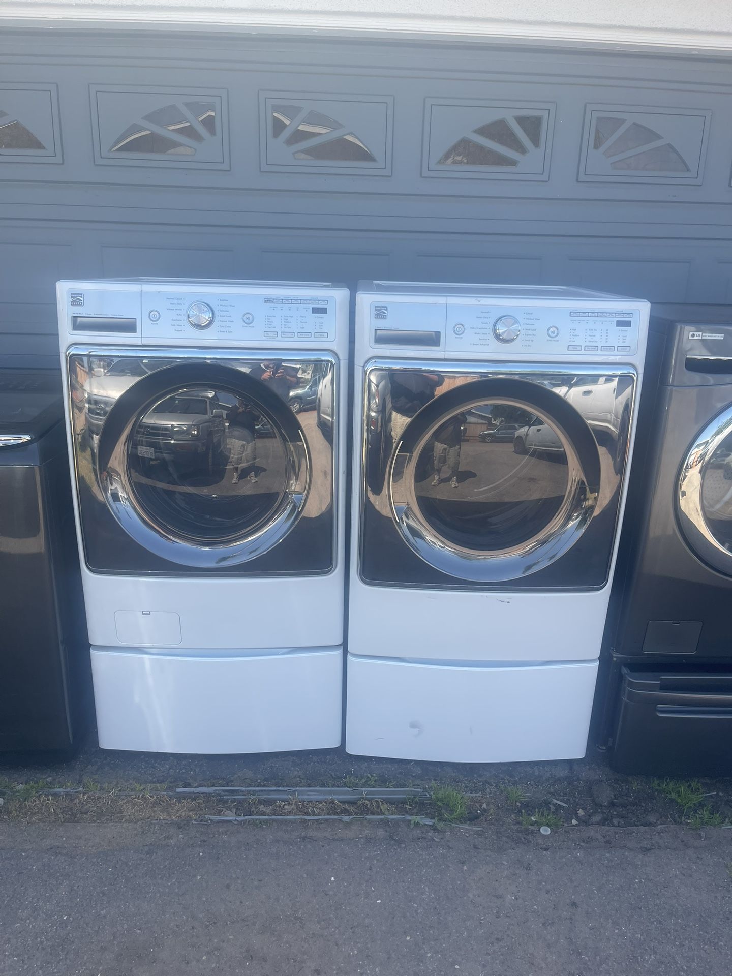 Kenmore 5.2 Cubic Feet Washer And Gas Dryer