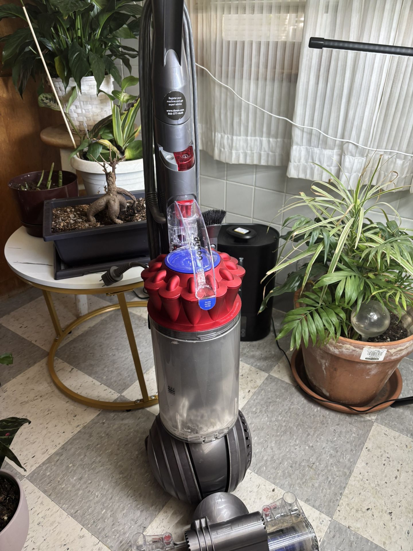 Dyson Ball Animal Vacuum (like new condition)