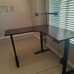 Corner Desk With Electric Lift