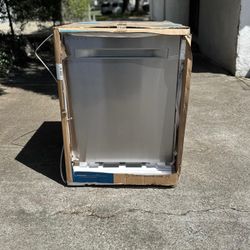 NEW MIDEA DISHWASHER 