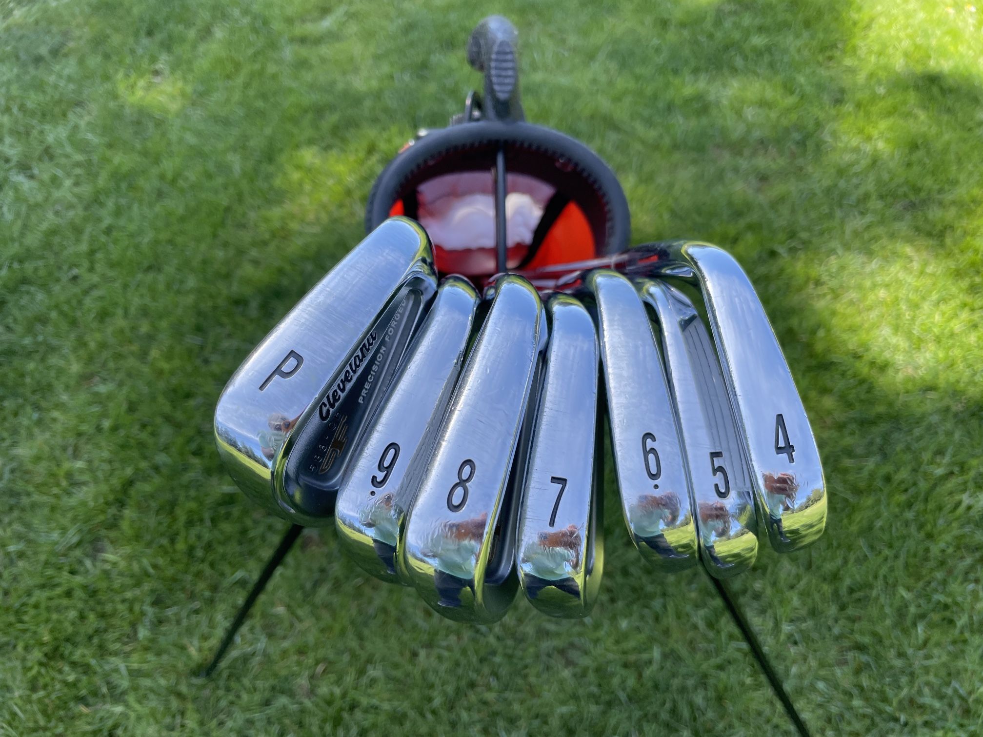 Cleveland 588 CB Golf Iron Set 4-PW Dynamic Gold S300 Stiff