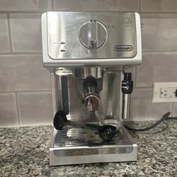 De’Longhi  15 Bar Pump Espresso Machine 