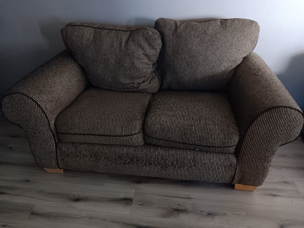 6ft Fabric Loveseat.