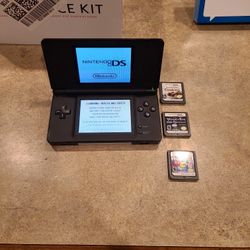 Nintendo Ds Lite With Ganes 